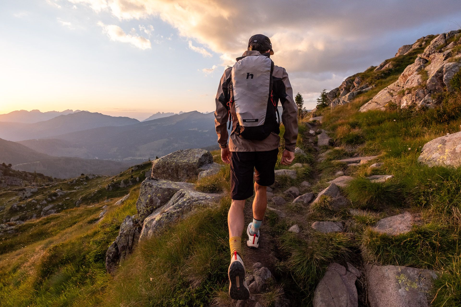 HH-S26-HIKING-resize-162 HH-S26-HIKING-resize-162