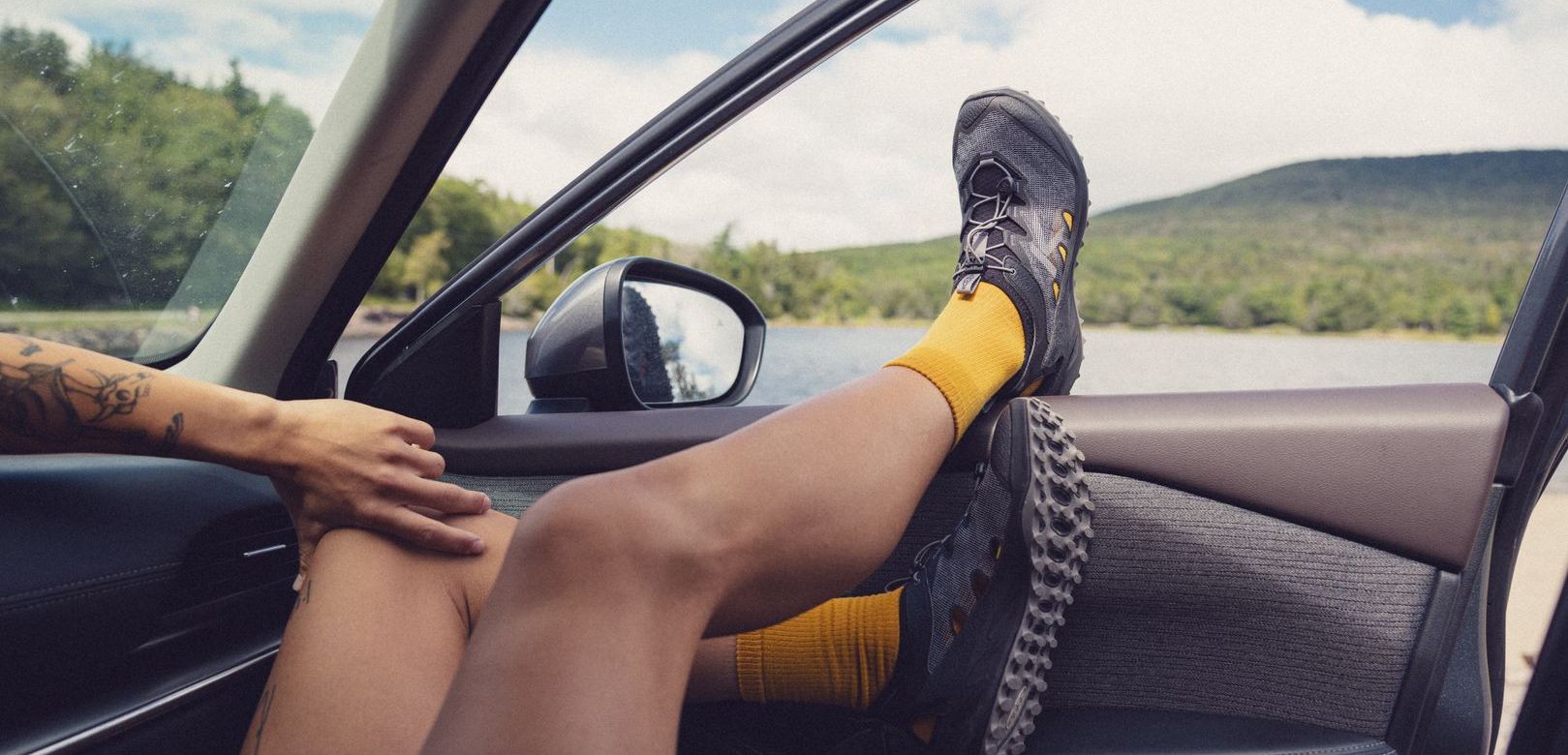 content-osprey-1 SS26_KEEN_1031947_M_ZionicADV_TripleBlack_8316_Lifestyle_fullhd